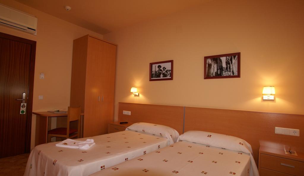 Hotel Mont-Roig Mont-roig del Camp Exterior foto